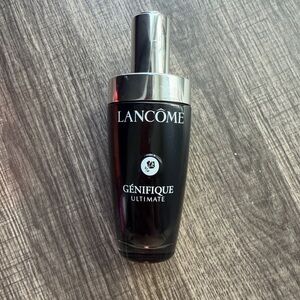 Lancôme Black and Silver Génifique Ultimate Serum Bottle